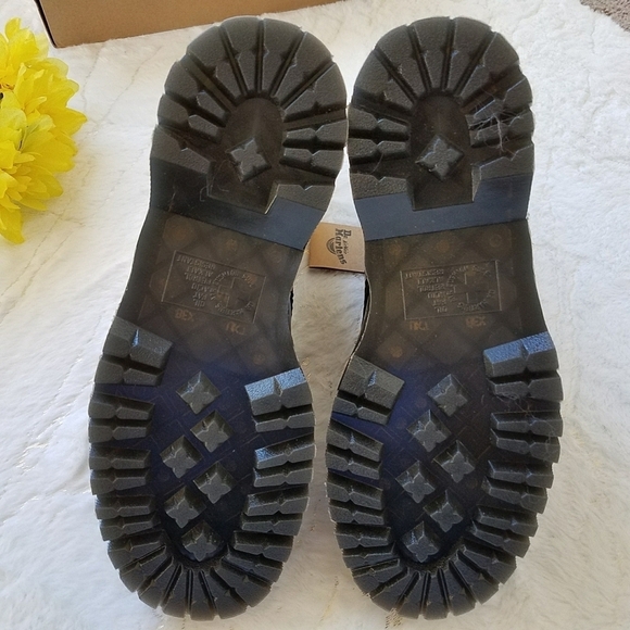 Dr. Martens Molly Platform Lace-Up Boots - Picture 6 of 12